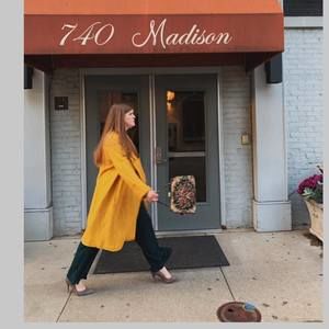 Meet your Posher, Laura